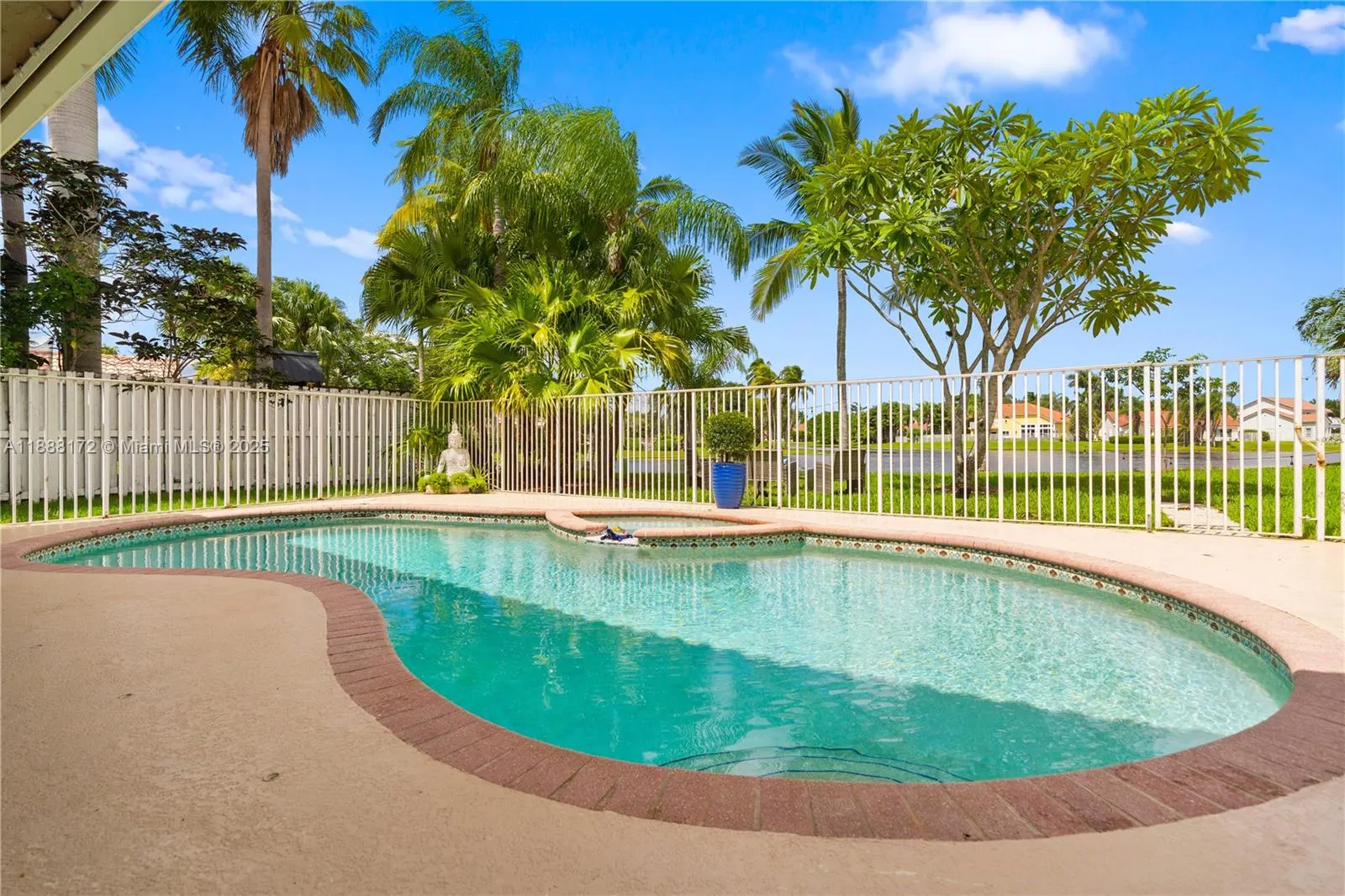 1171 Laguna Springs Dr