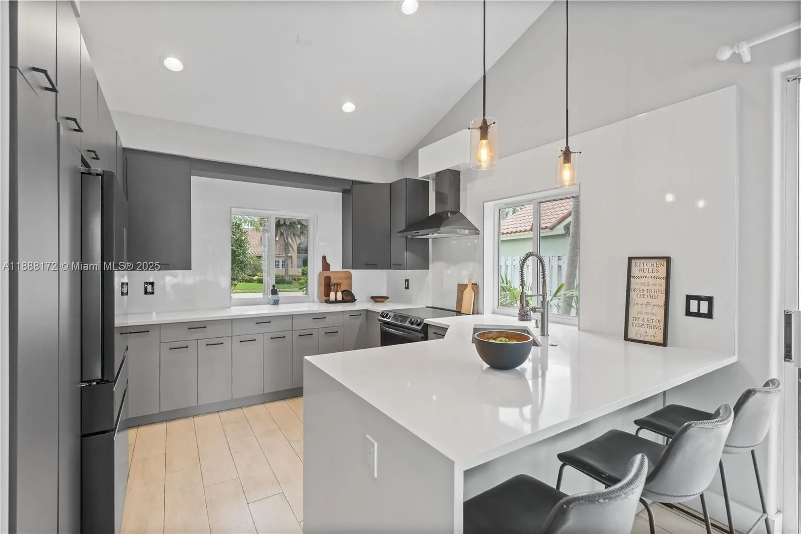 1171 Laguna Springs Dr