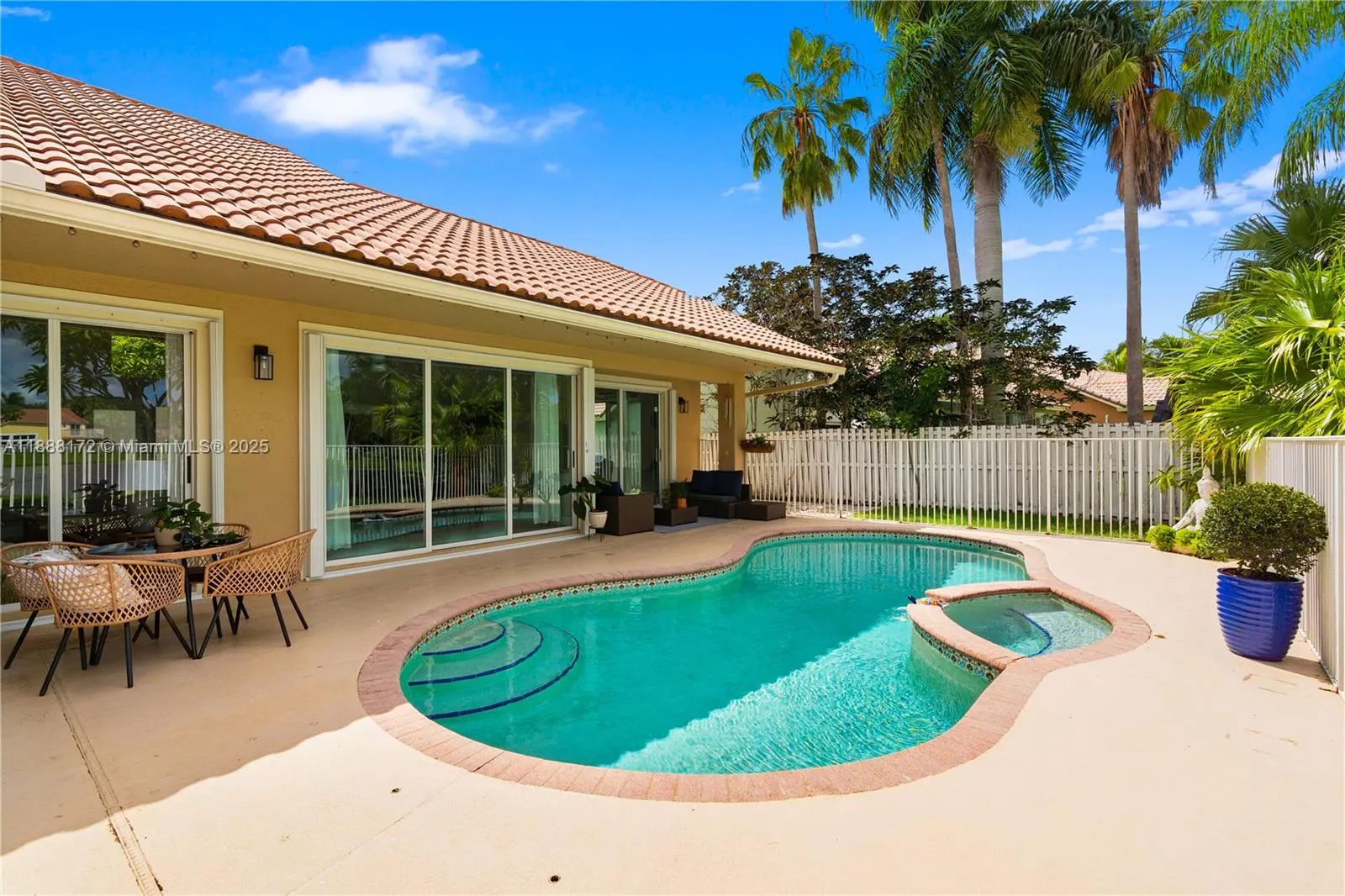 1171 Laguna Springs Dr