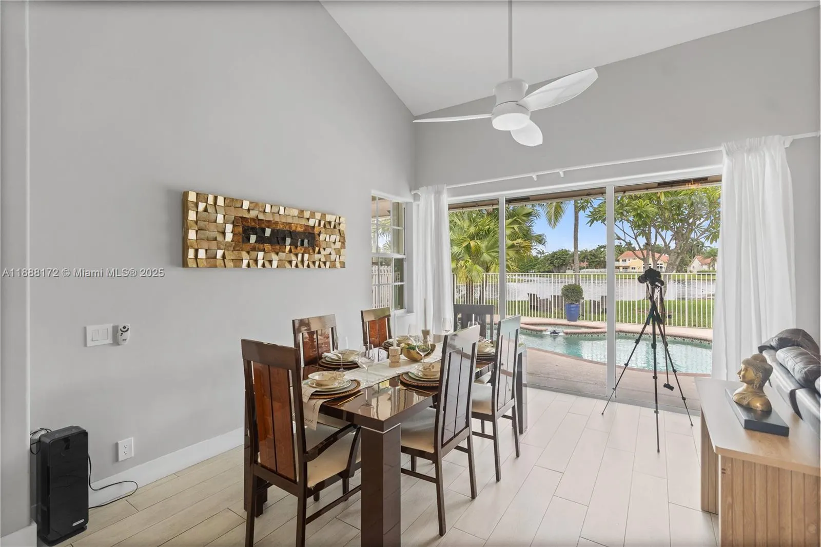 1171 Laguna Springs Dr