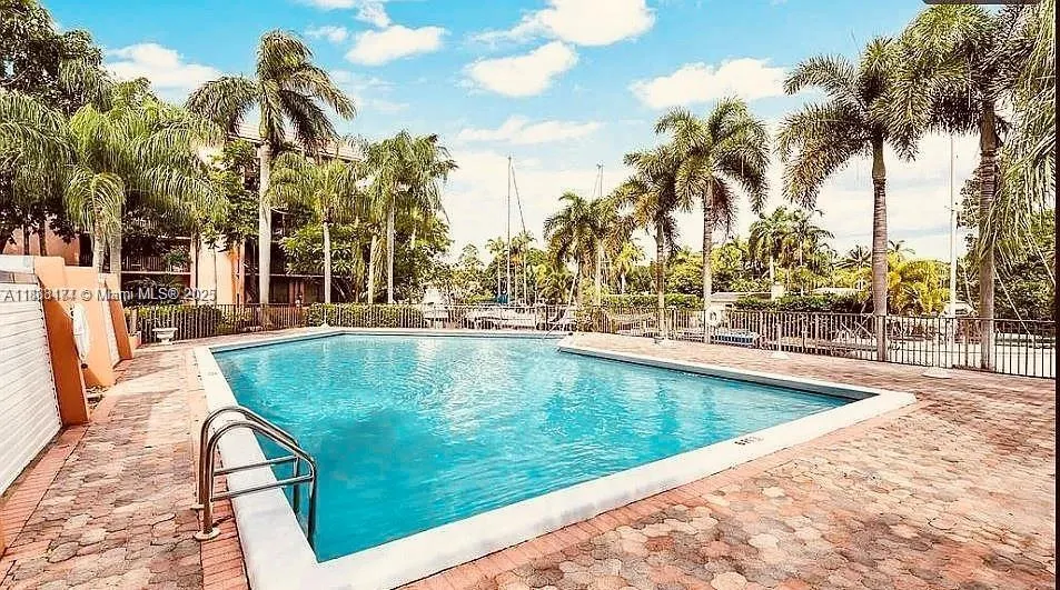 1201 SE River Reach Dr, #212