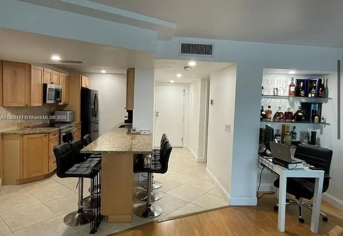 1201 SE River Reach Dr, #212