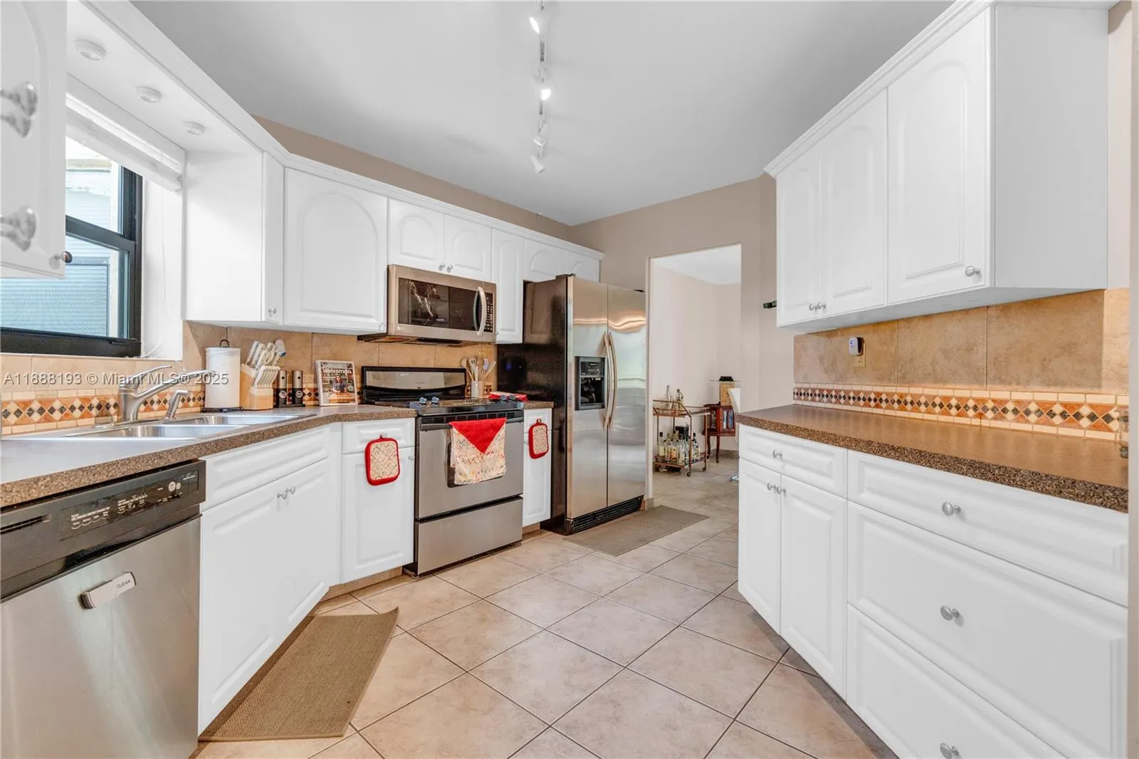 6755 W Broward Blvd, #405