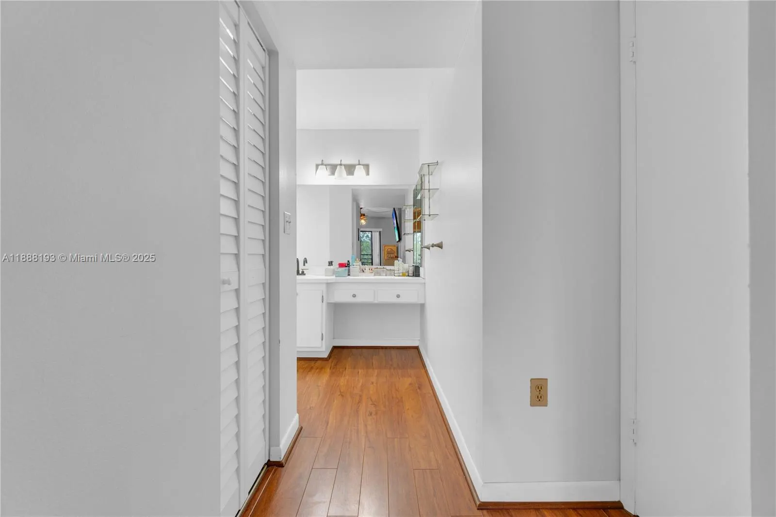 6755 W Broward Blvd, #405