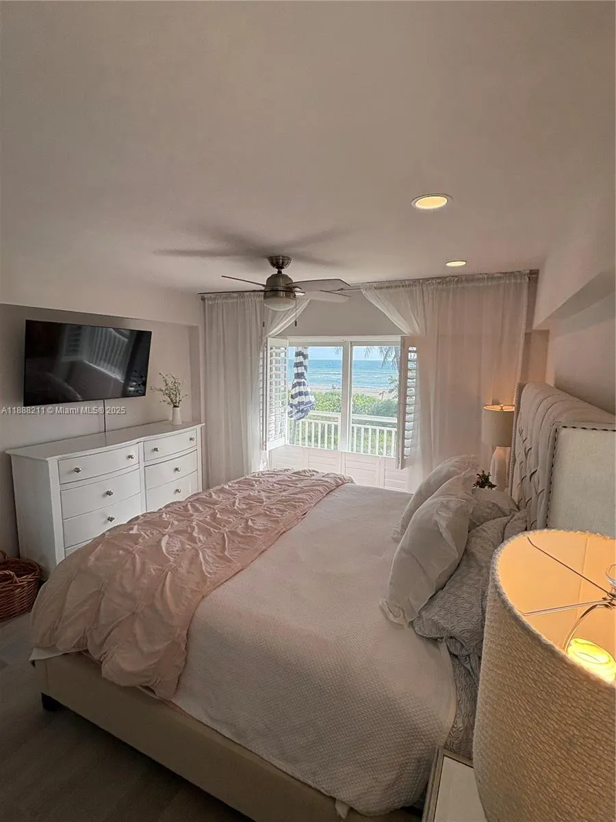 901 S Surf Rd, #208