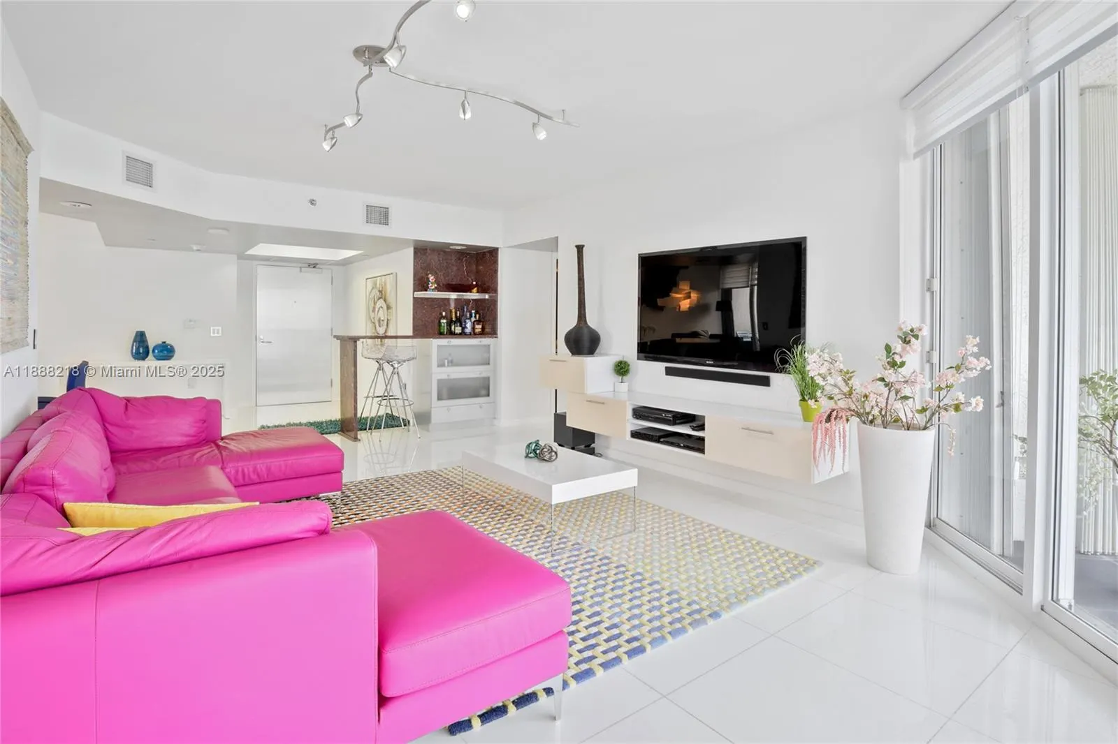 16445 Collins Ave, #2228