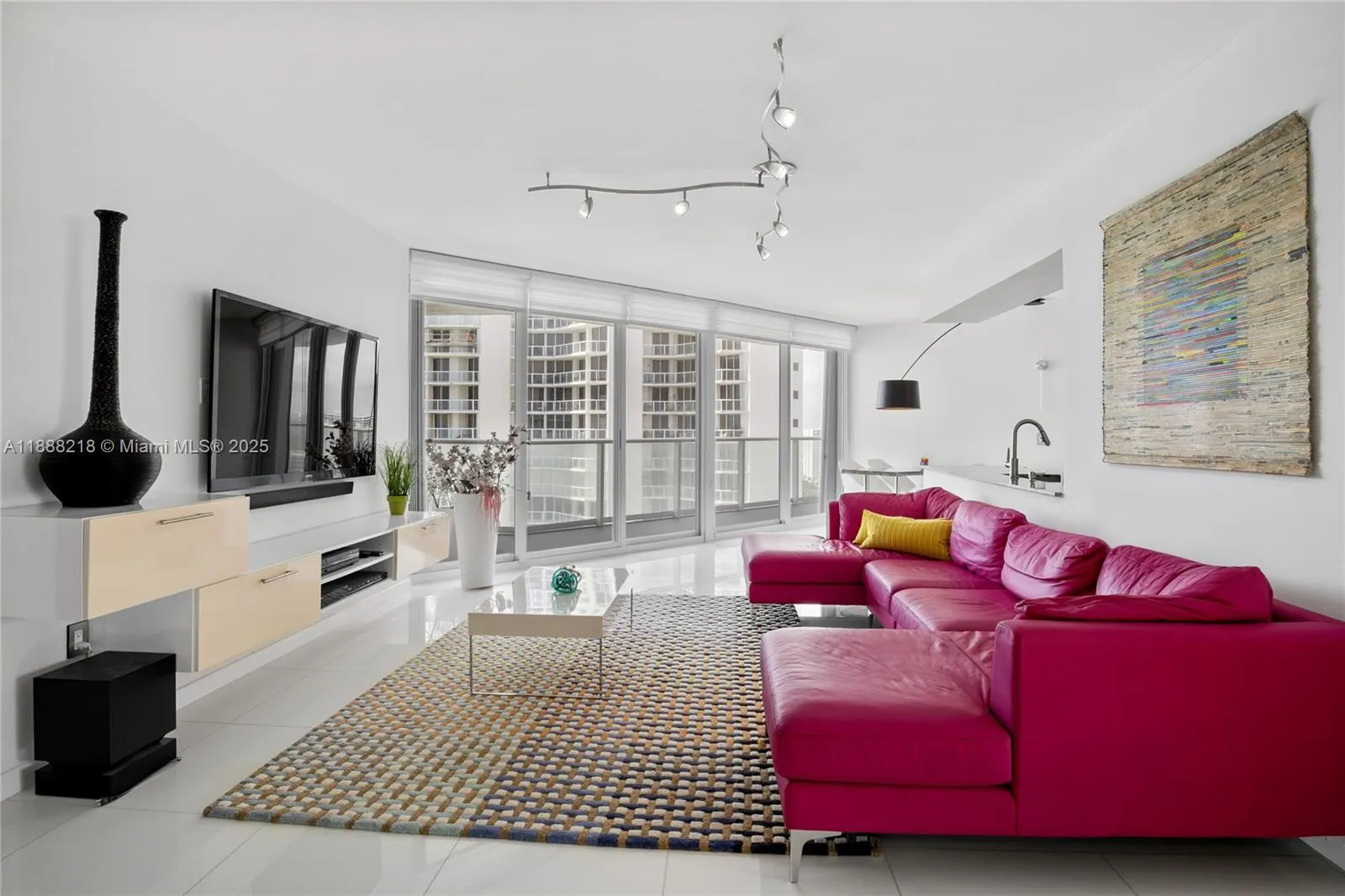 16445 Collins Ave, #2228