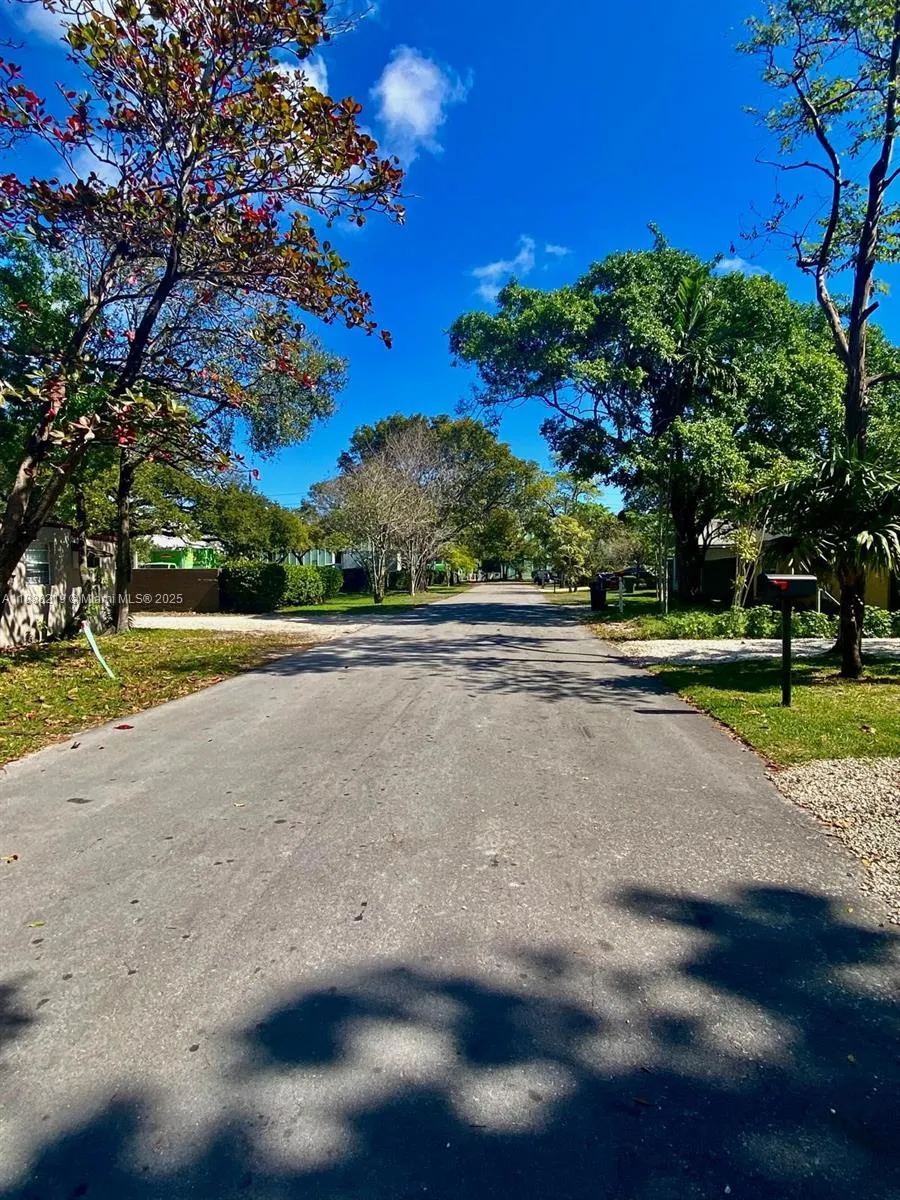 1420 SW 33rd Ct