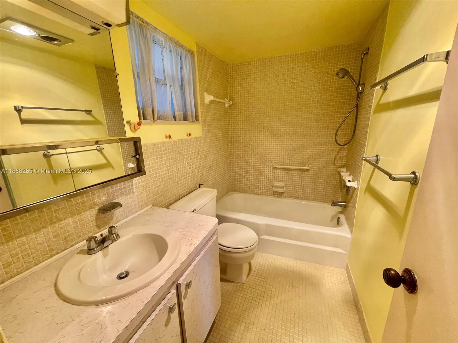 1101 Hillcrest Ct, #307
