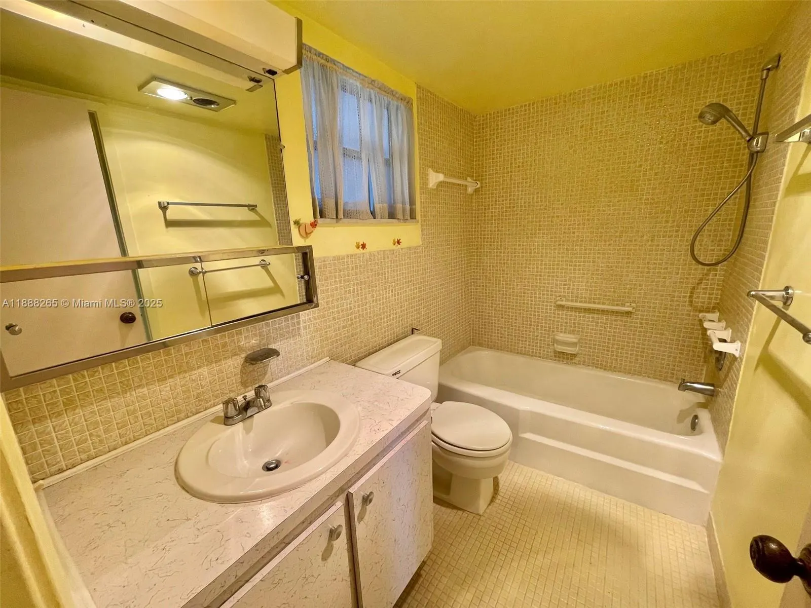1101 Hillcrest Ct, #307