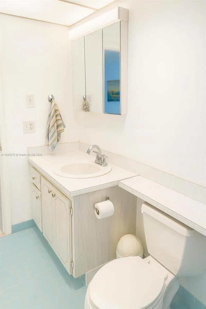 610 NE 12th Ave, #308