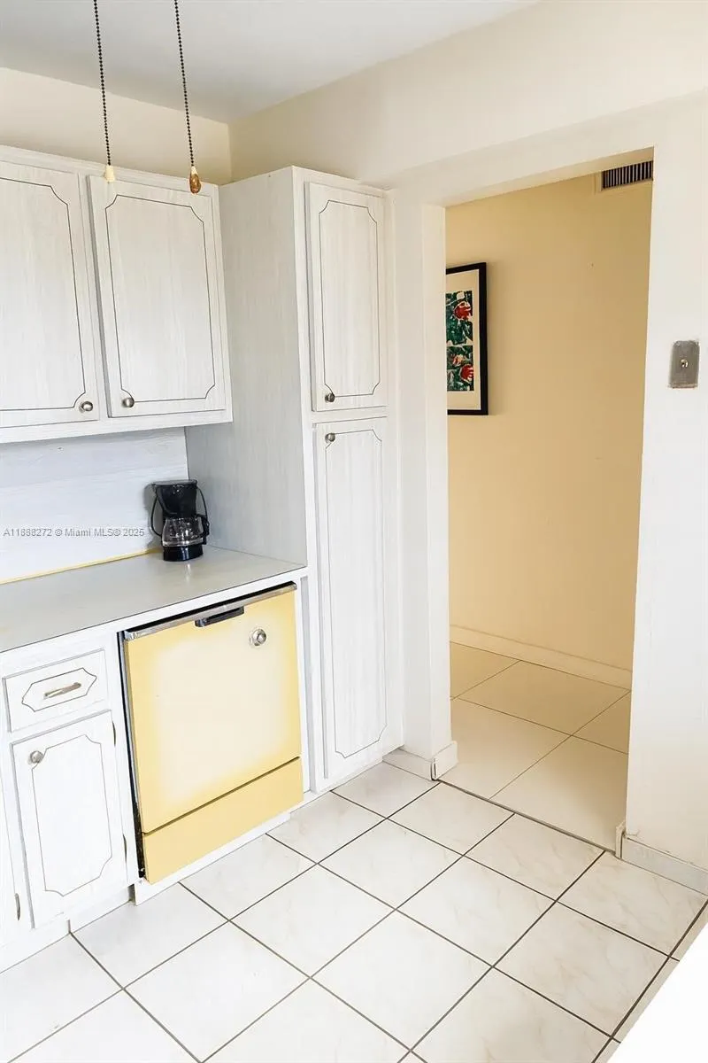 610 NE 12th Ave, #308