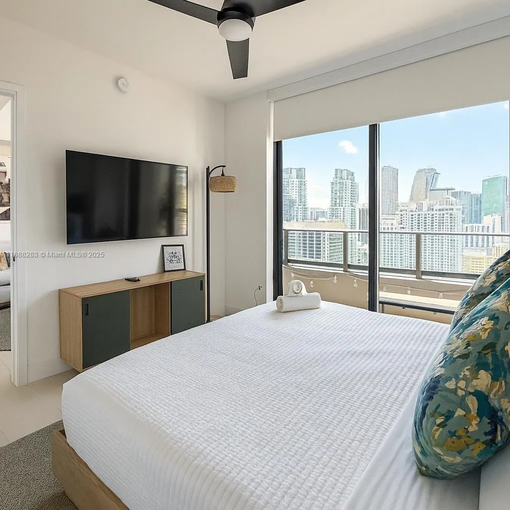 601 NE 1, #3214