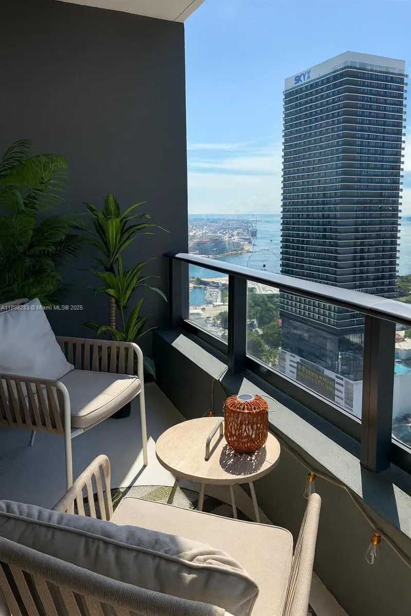 601 NE 1, #3214