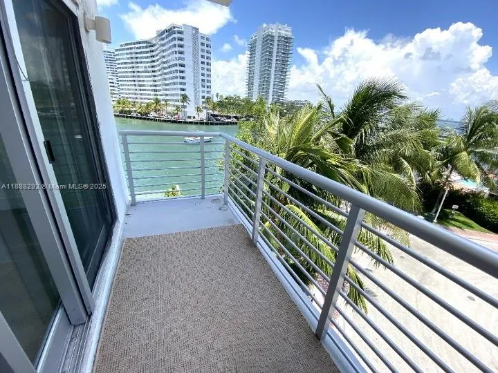 1450 Lincoln Rd, #401