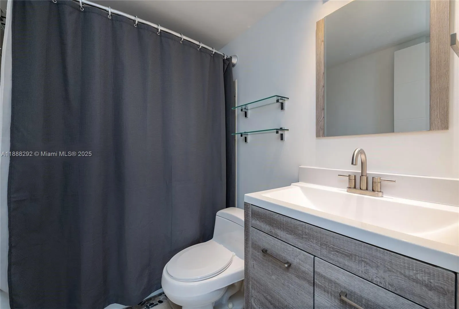 1450 Lincoln Rd, #401