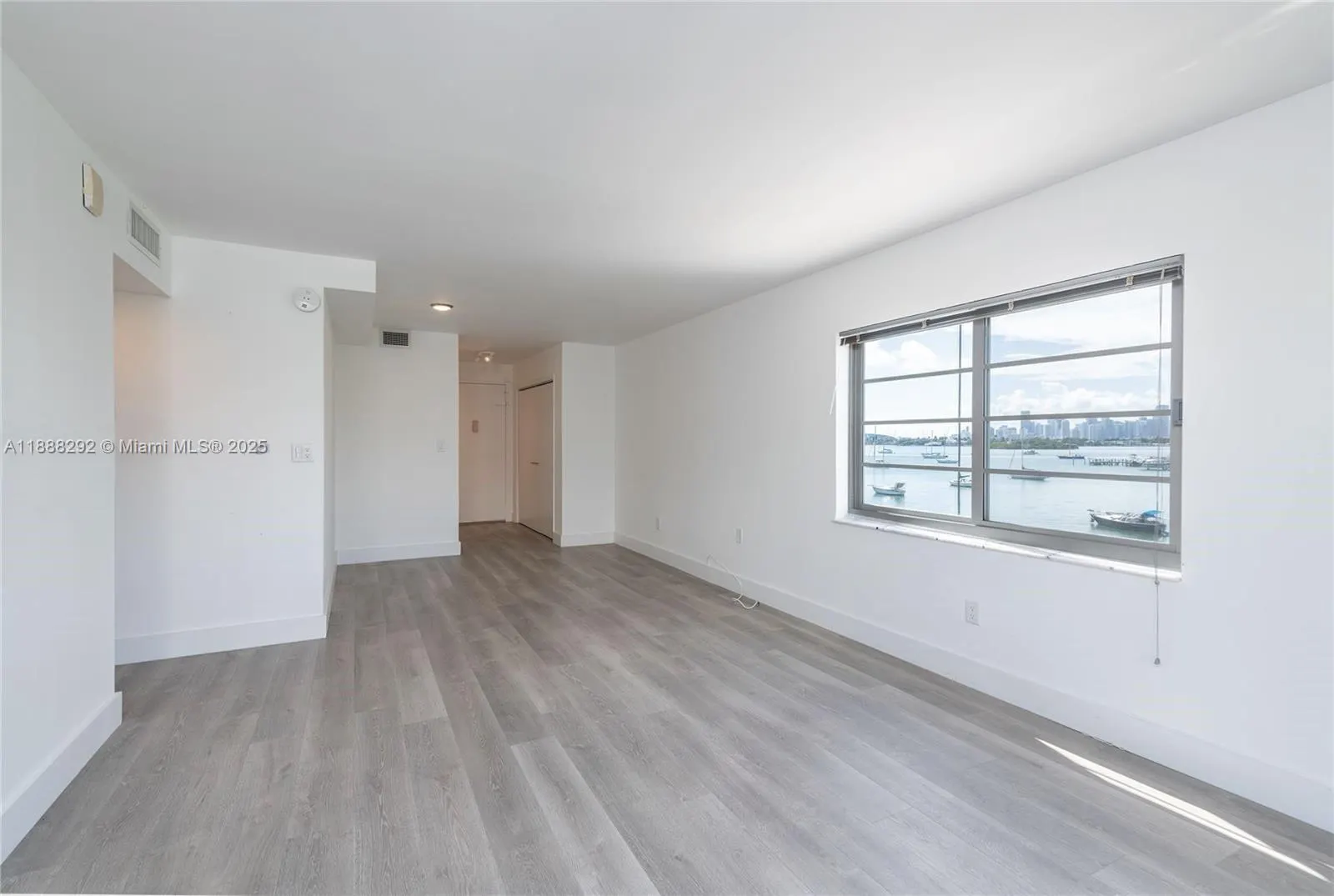 1450 Lincoln Rd, #401