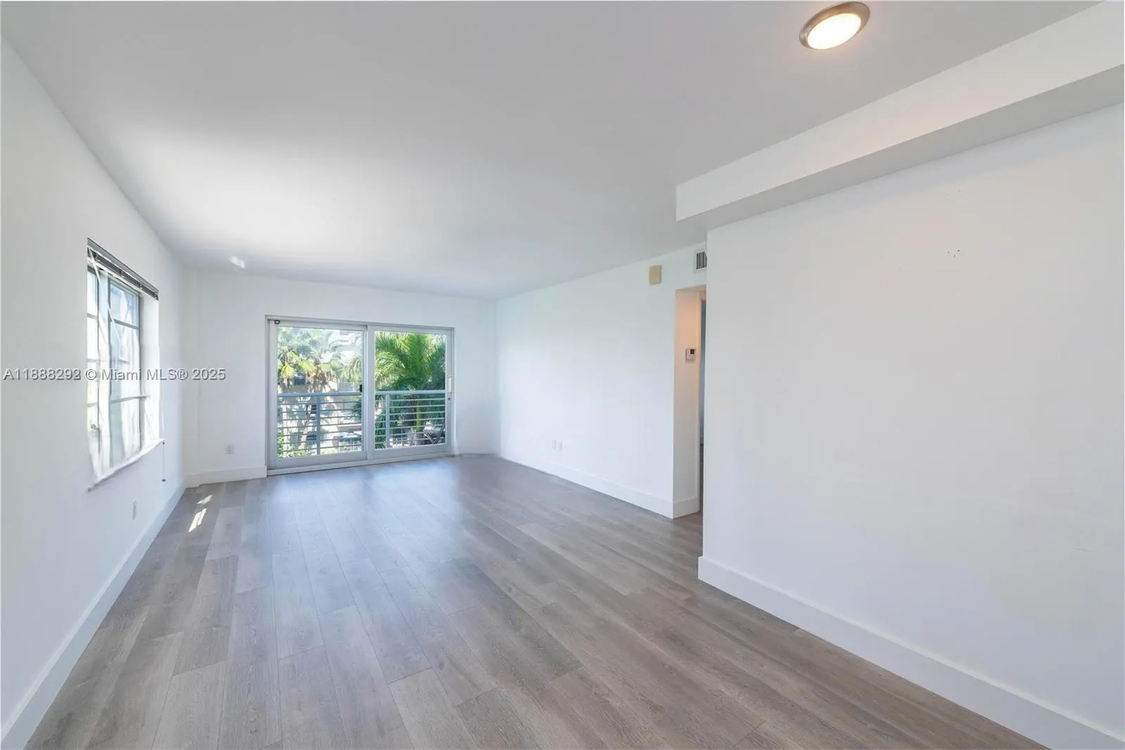 1450 Lincoln Rd, #401