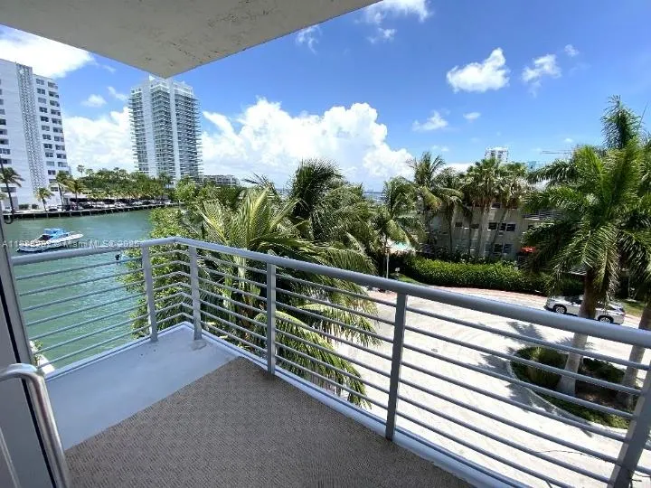 1450 Lincoln Rd, #401