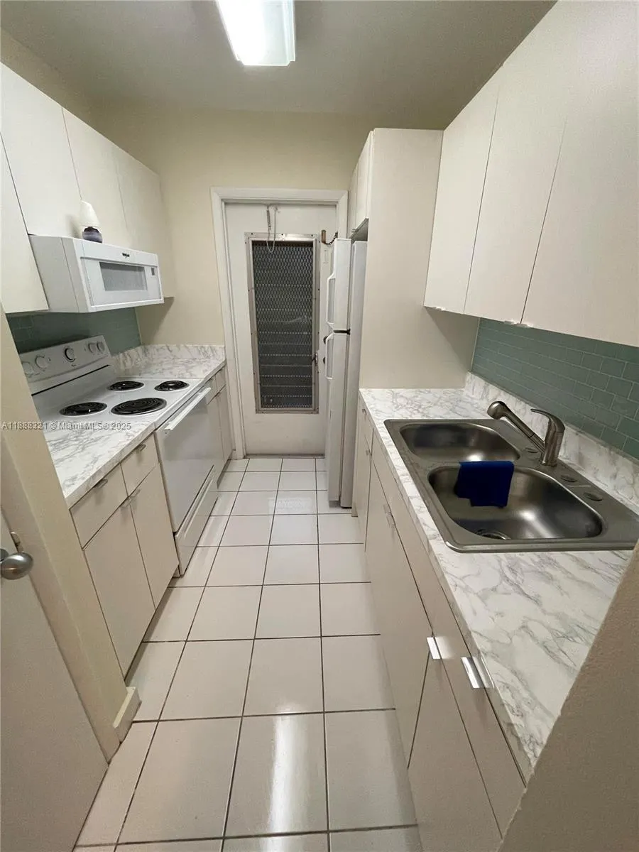 1450 Atlantic Shores Blvd, #109
