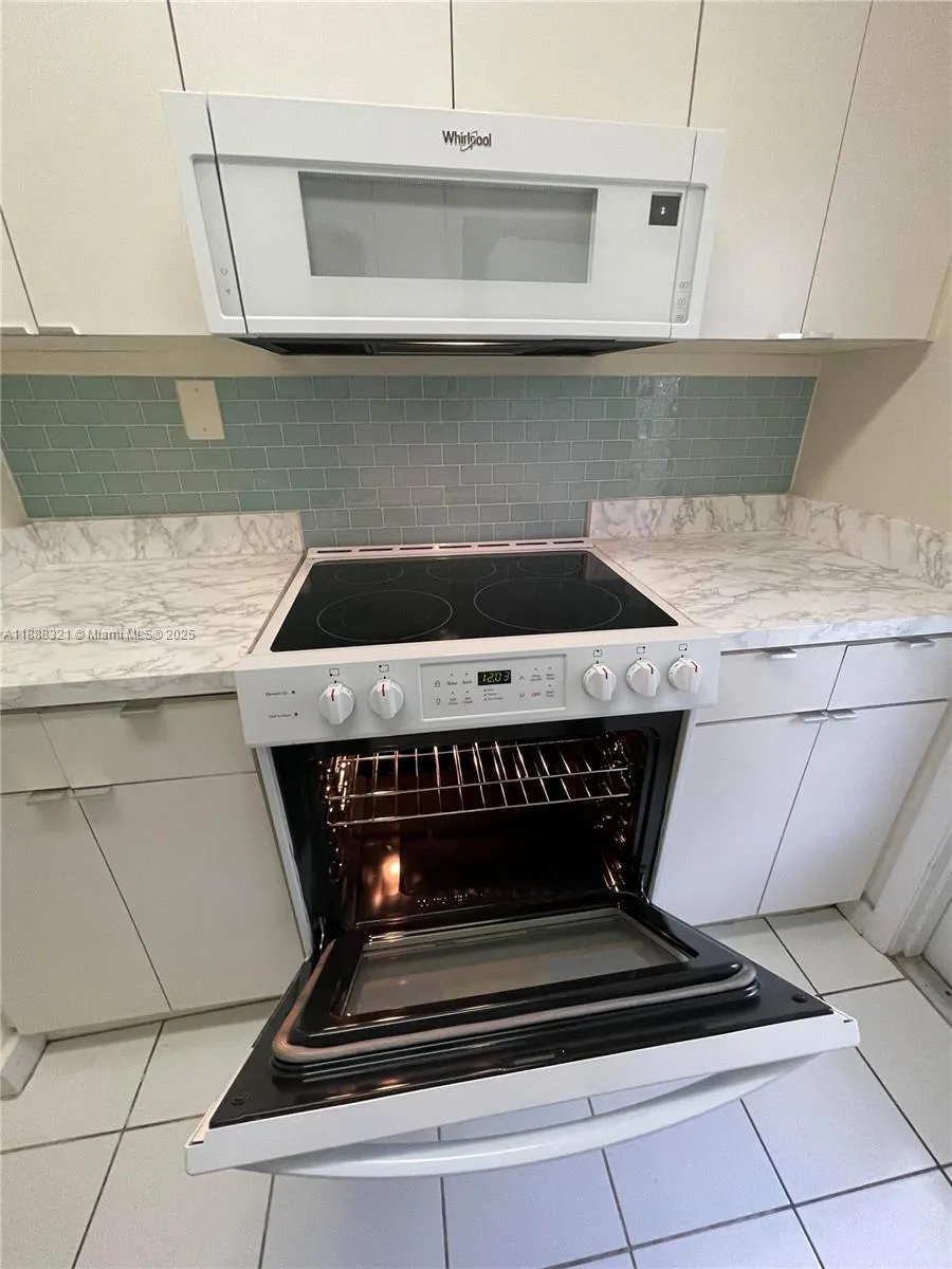 1450 Atlantic Shores Blvd, #109