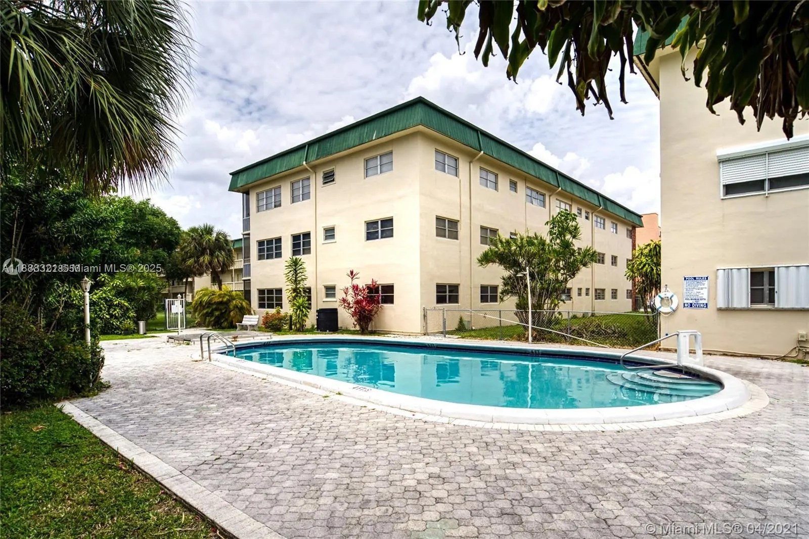 1450 Atlantic Shores Blvd, #109