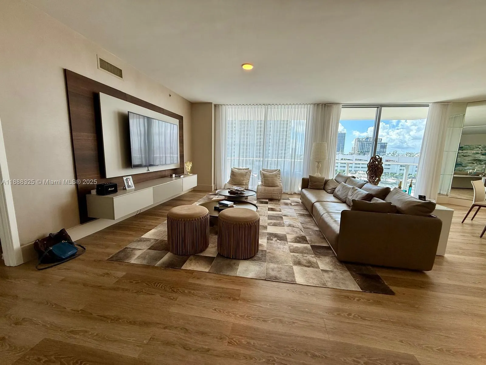 17301 Biscayne Blvd, #501