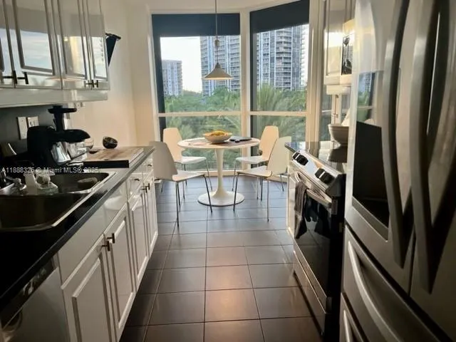 21055 Yacht Club Dr, #606
