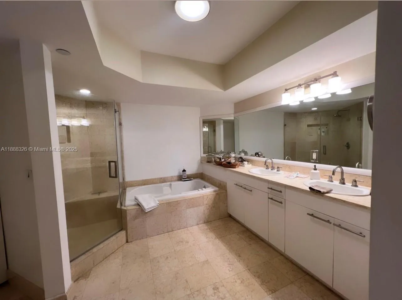 21055 Yacht Club Dr, #606
