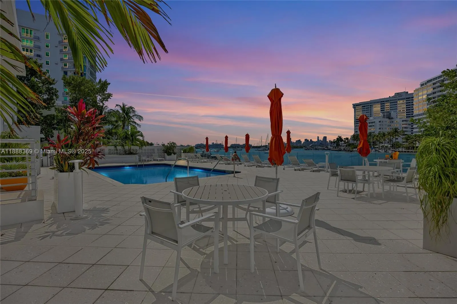 1450 Lincoln Rd, #606