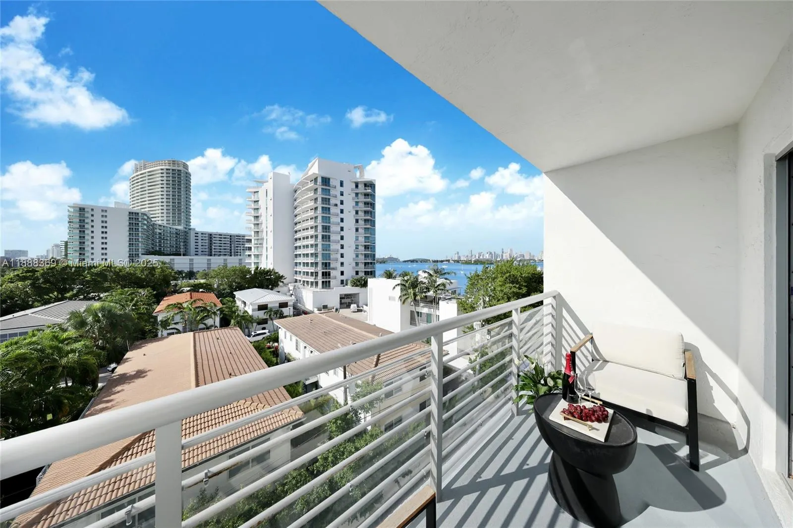 1450 Lincoln Rd, #606