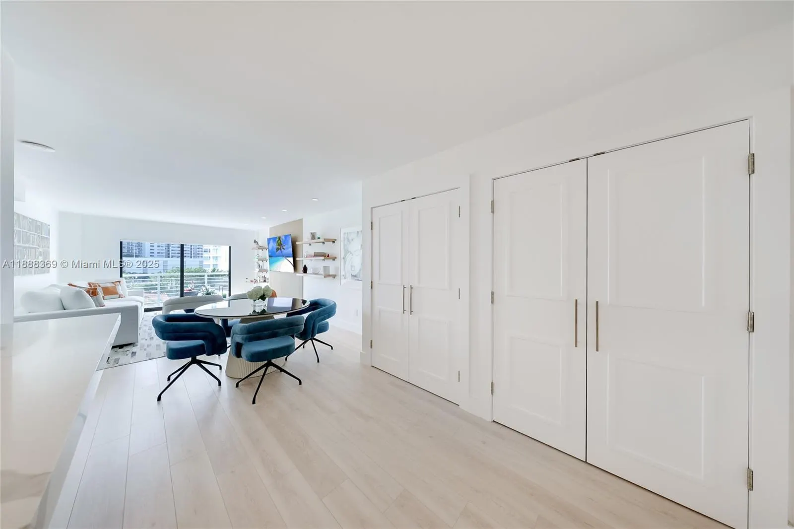 1450 Lincoln Rd, #606