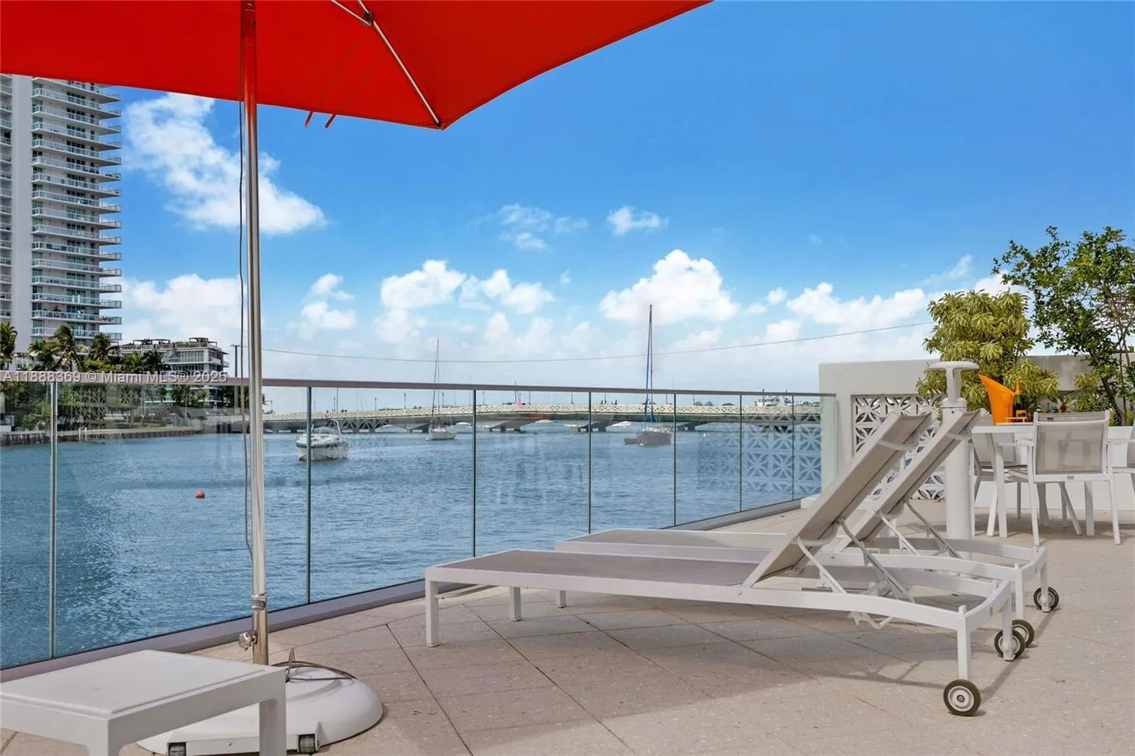 1450 Lincoln Rd, #606