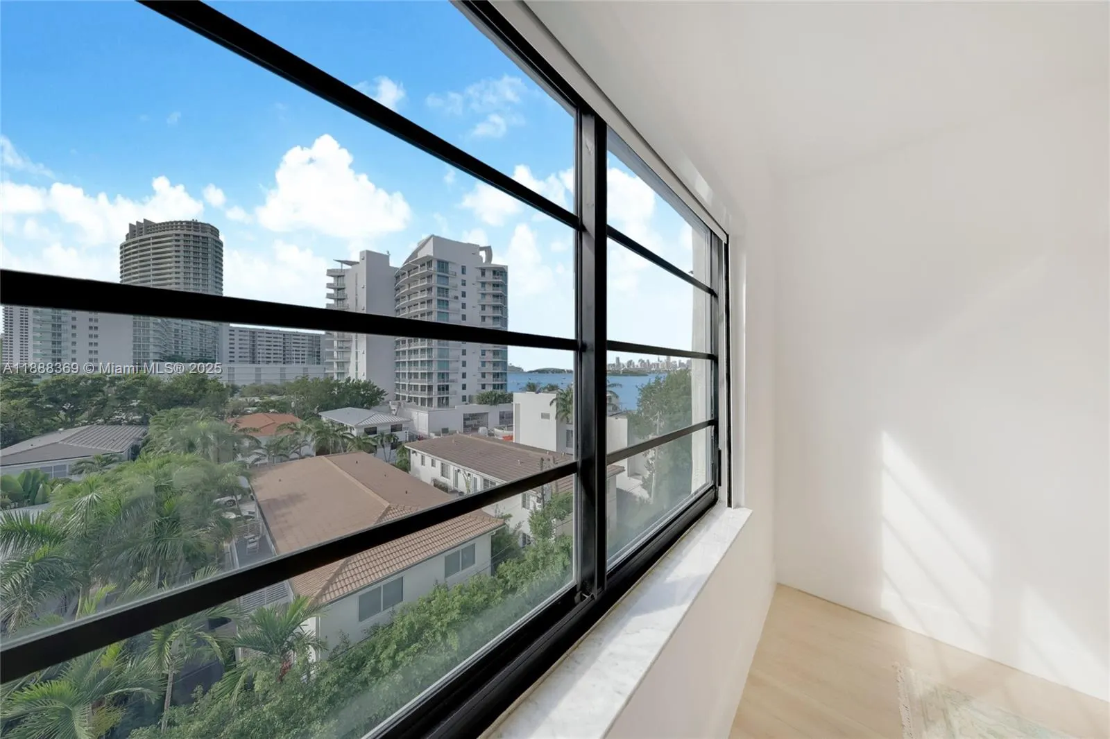 1450 Lincoln Rd, #606