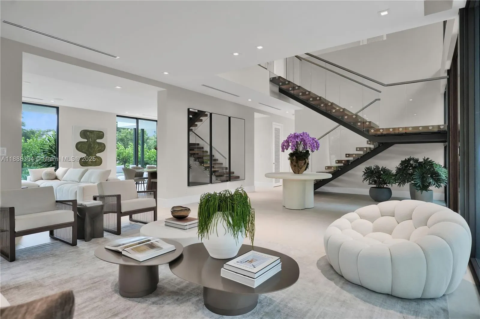 100 Hampton Ln