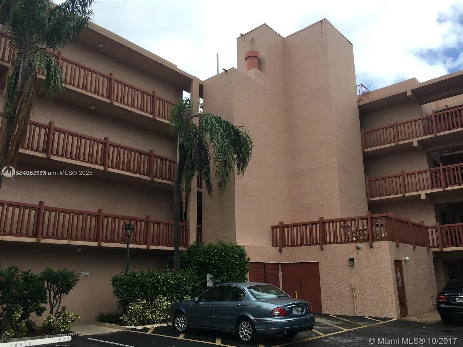 1021 Mockingbird Ln, #209