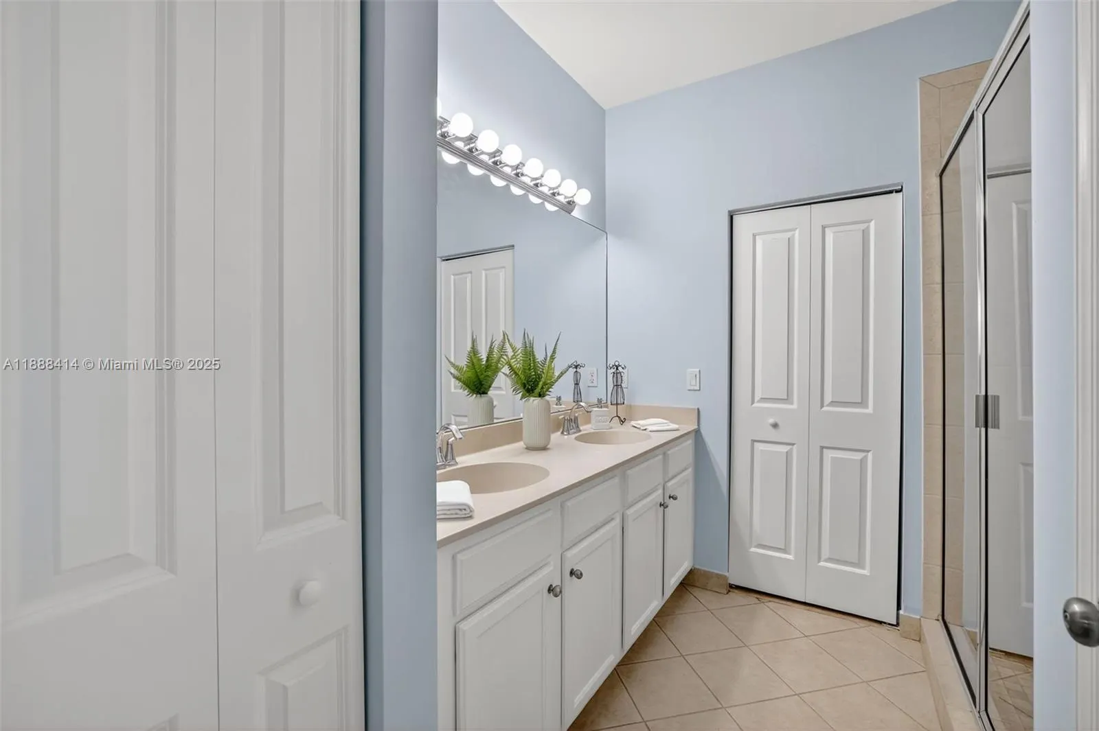 4186 Cascada Cir