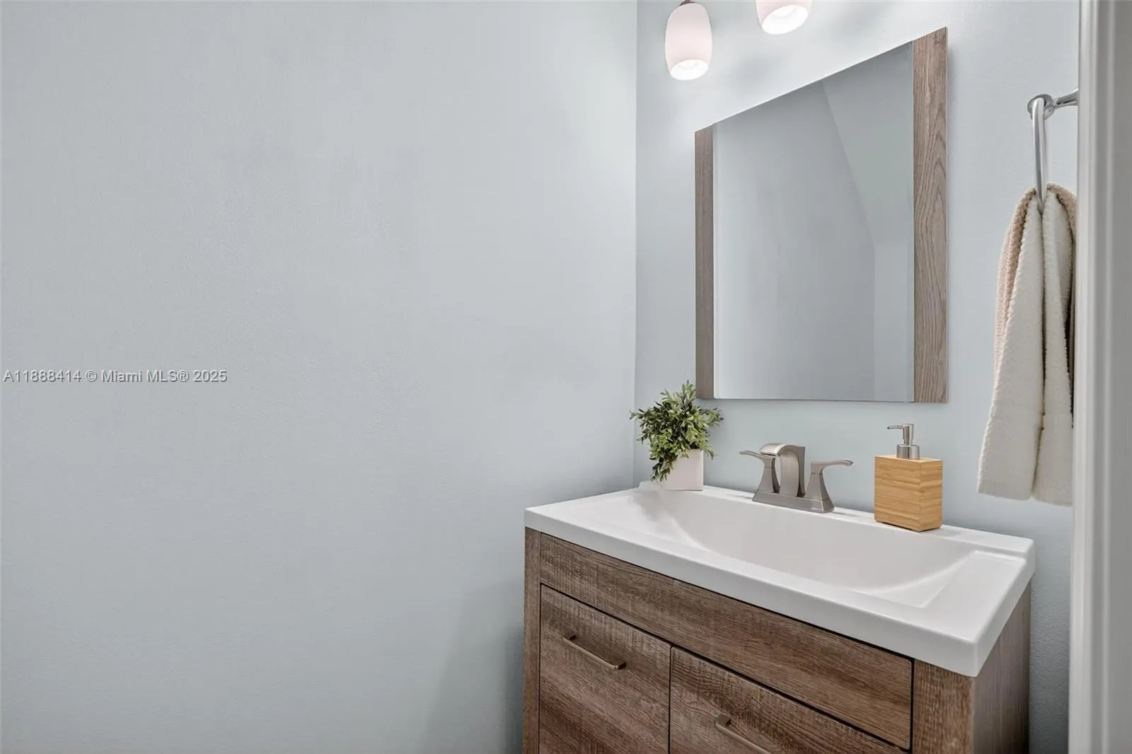 4186 Cascada Cir