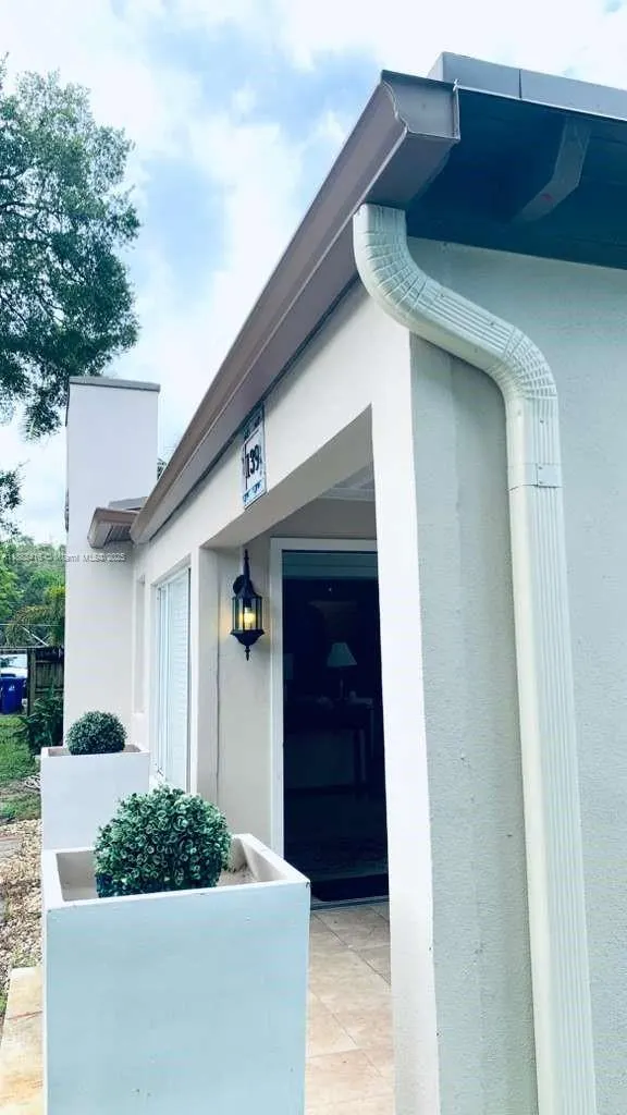 139 SW 21st Way