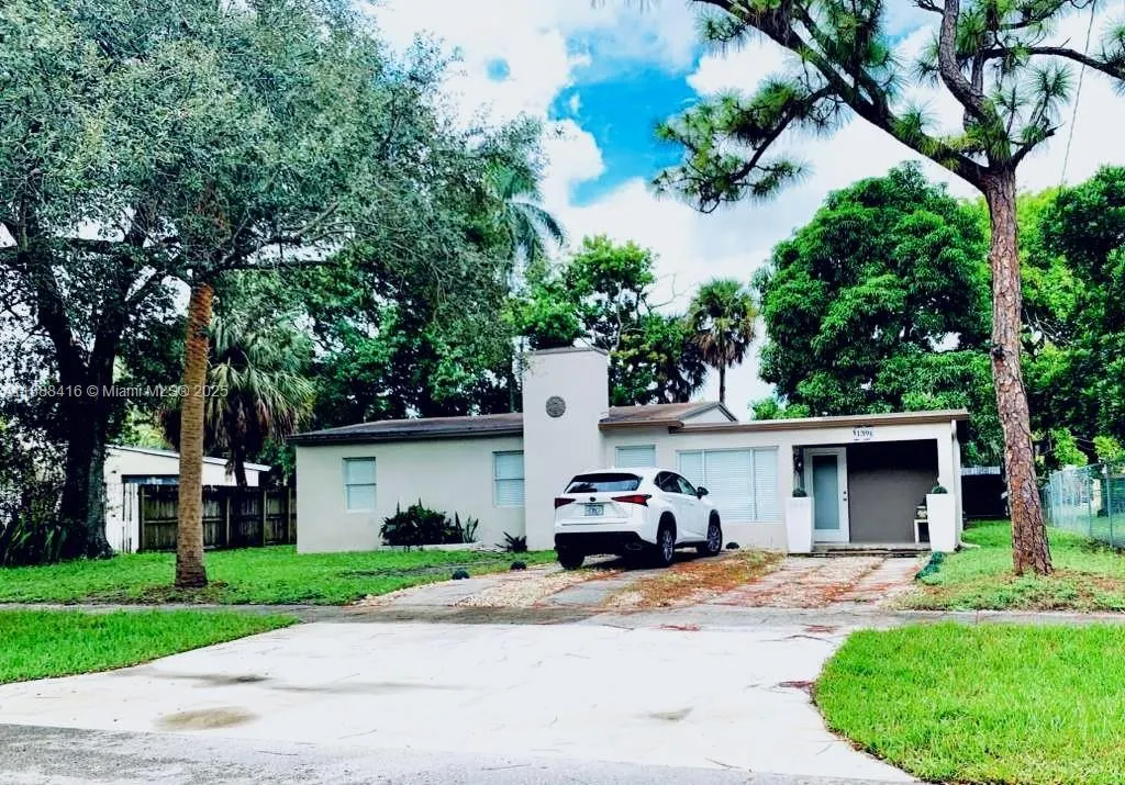 139 SW 21st Way