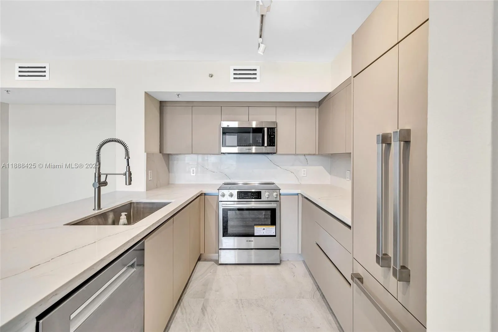 90 Alton Rd, #1103