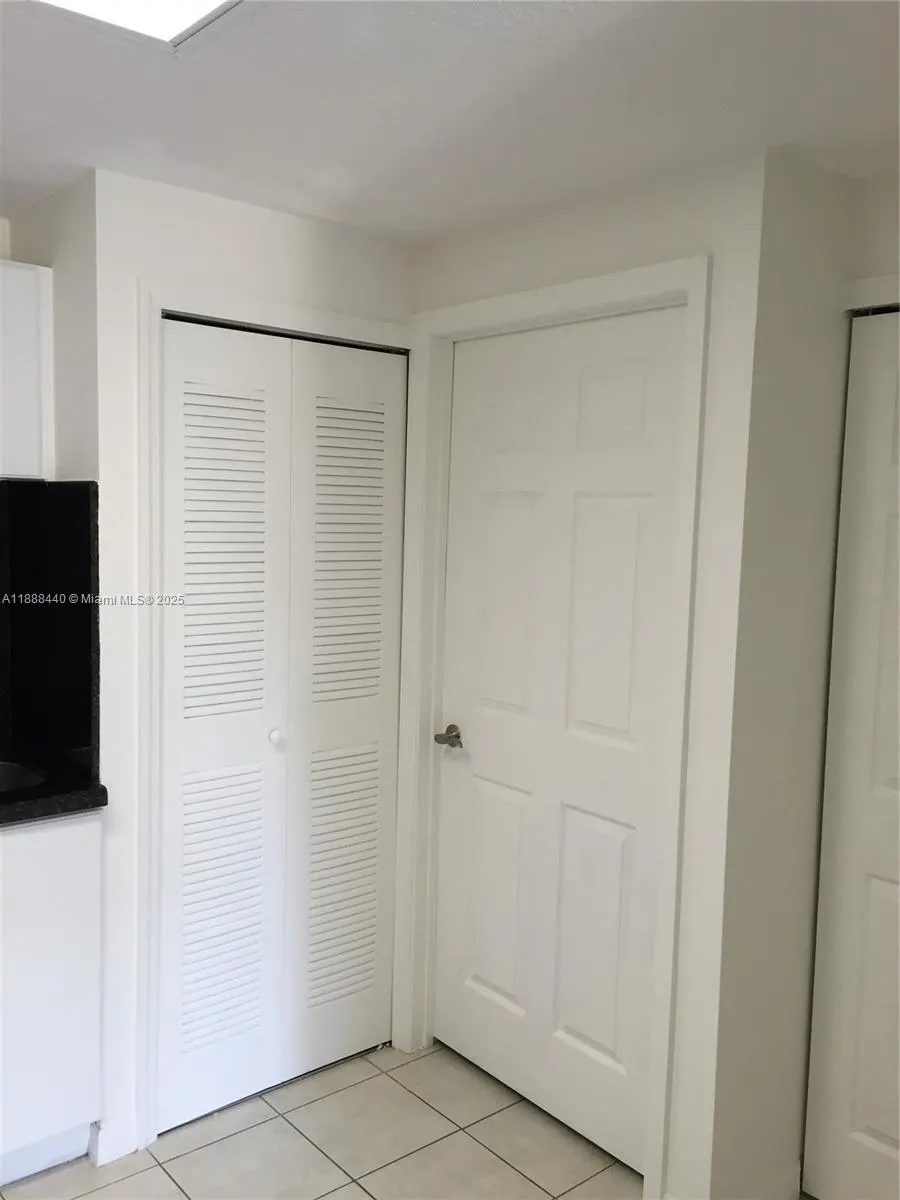 3410 Coral Way, #304