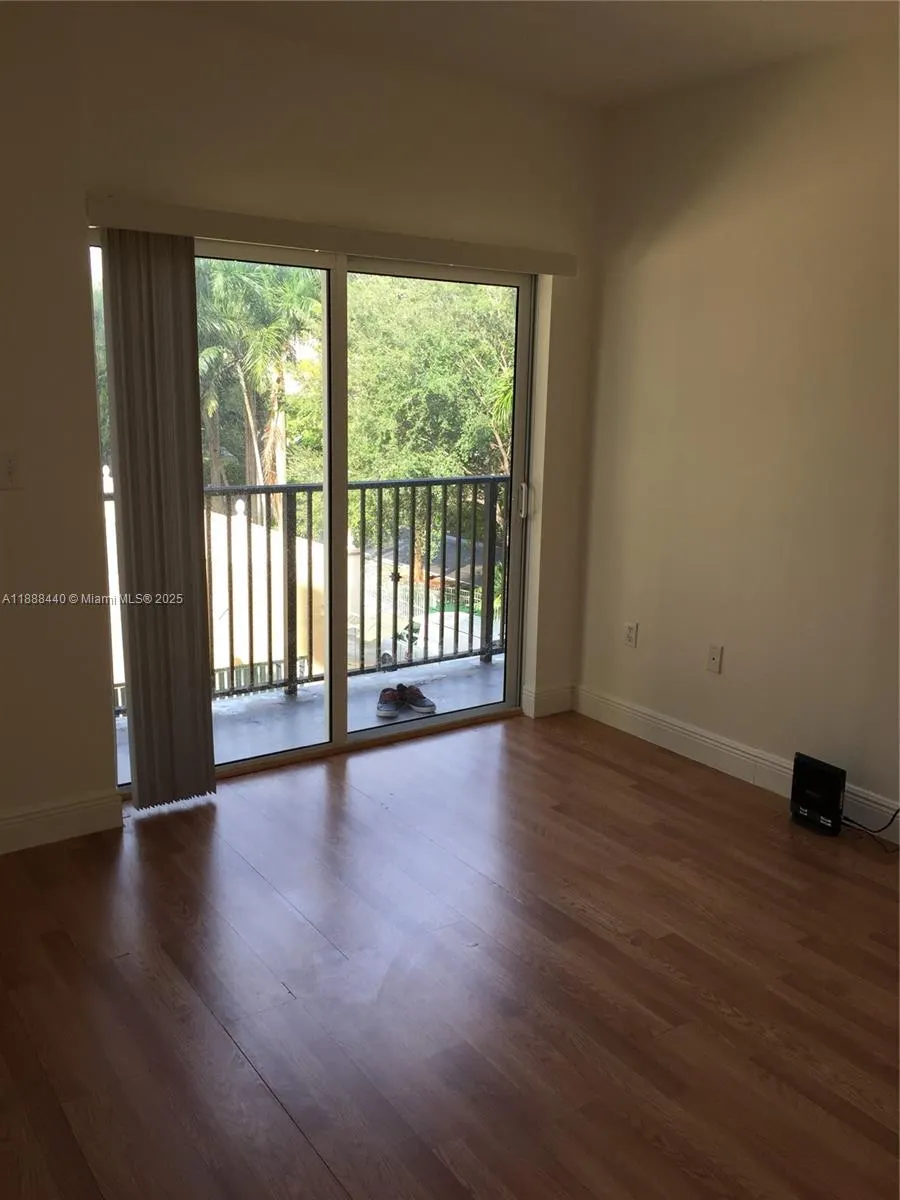 3410 Coral Way, #304