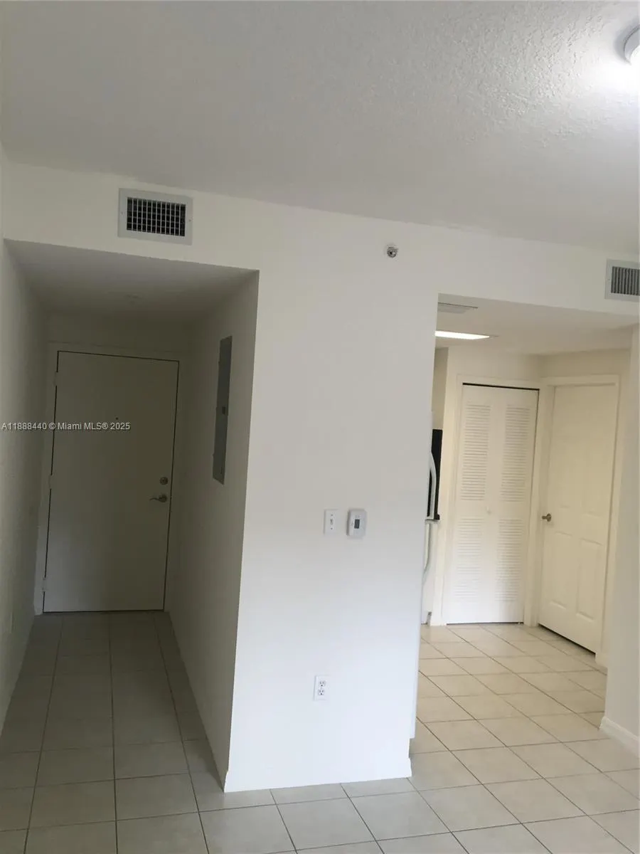 3410 Coral Way, #304