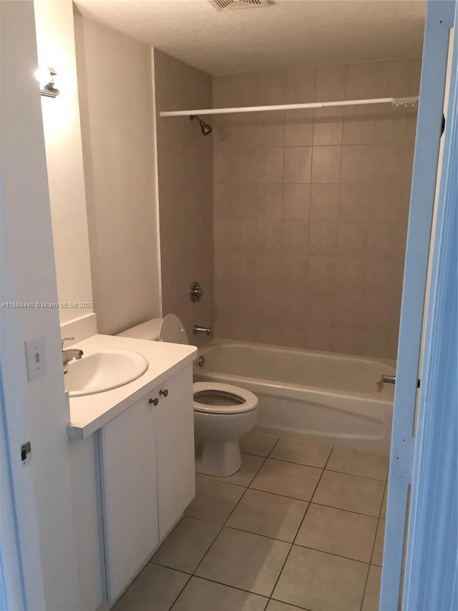 3410 Coral Way, #304