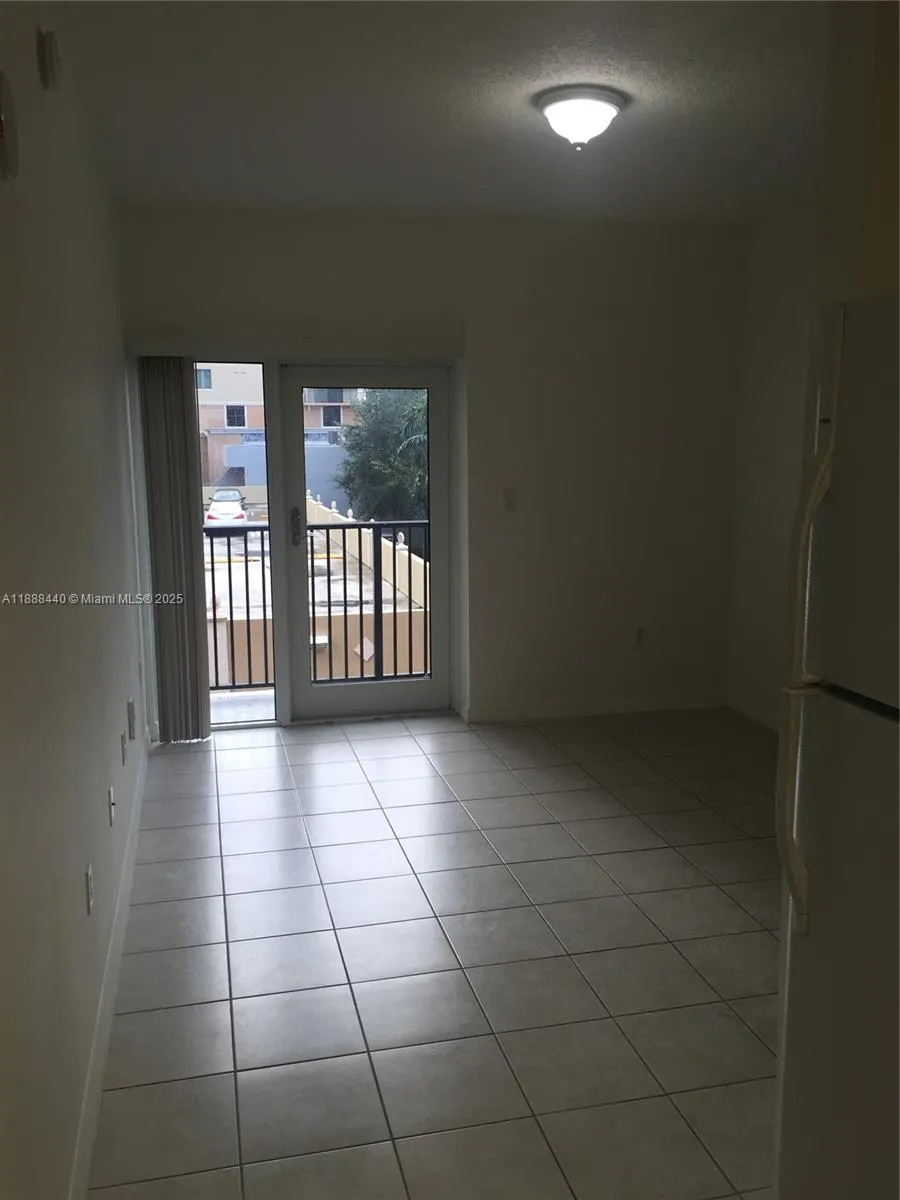 3410 Coral Way, #304
