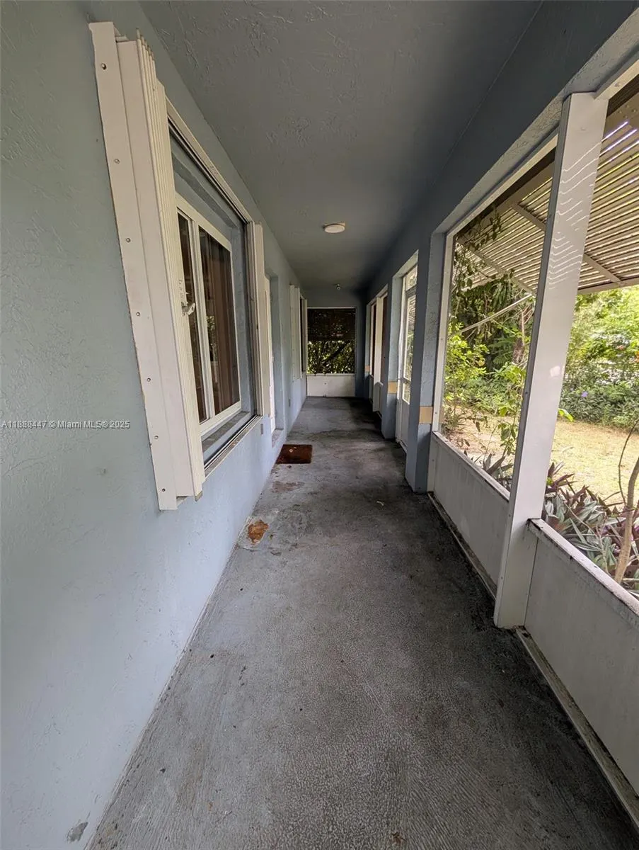 621 S 24th Ave