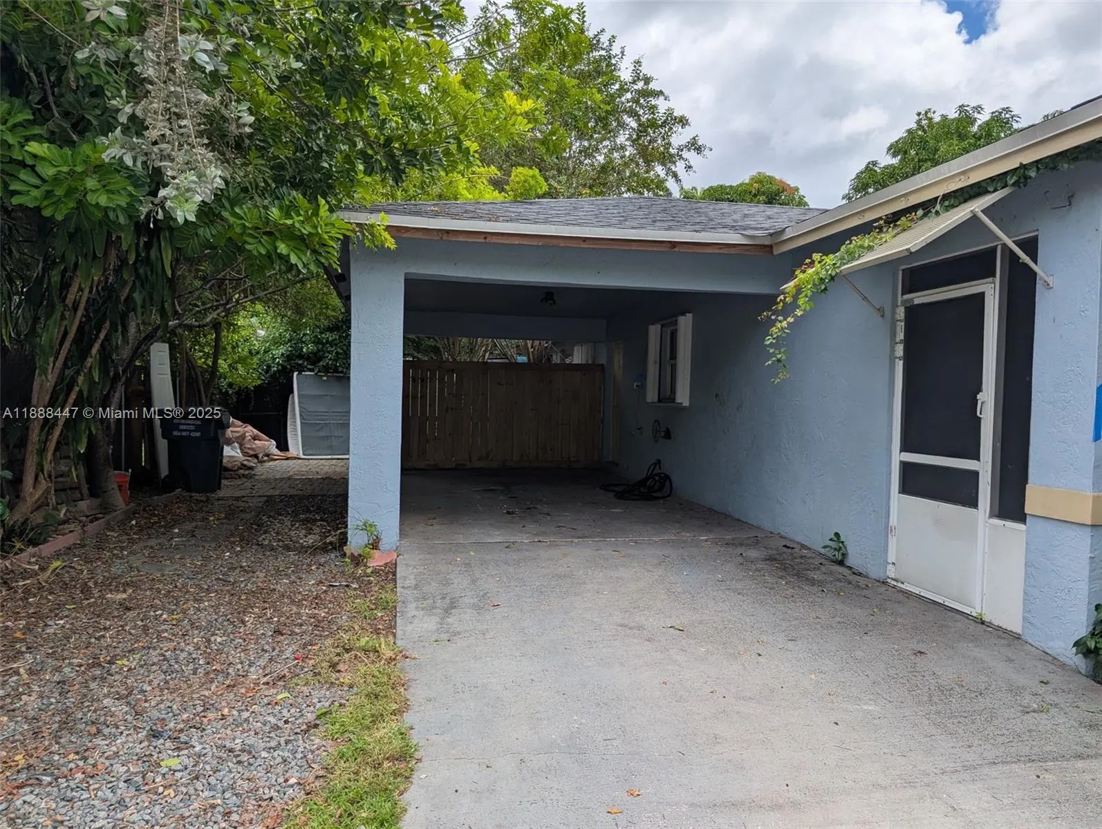 621 S 24th Ave