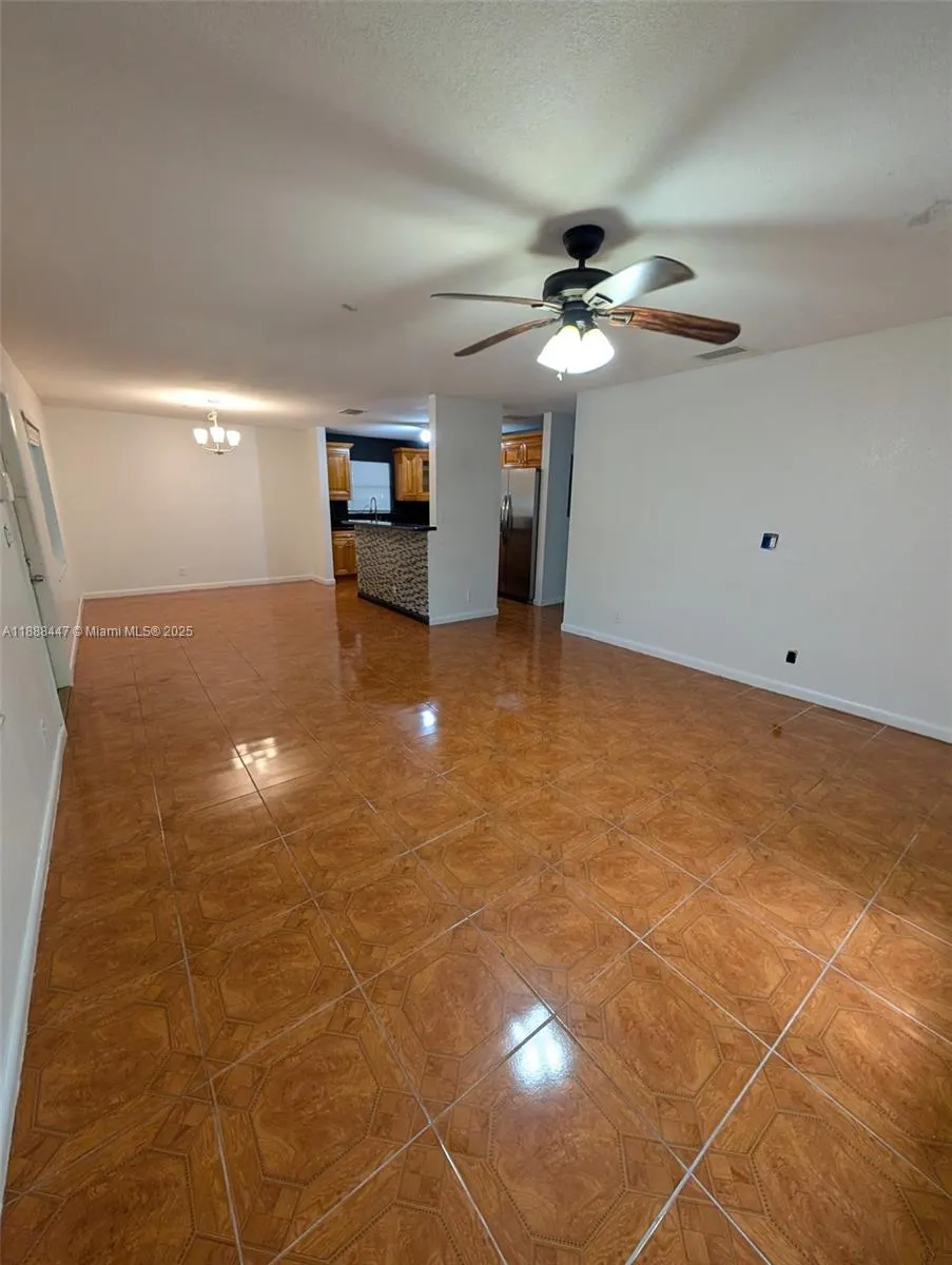 621 S 24th Ave