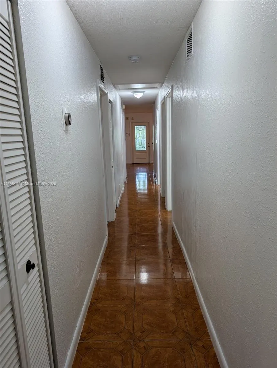 621 S 24th Ave